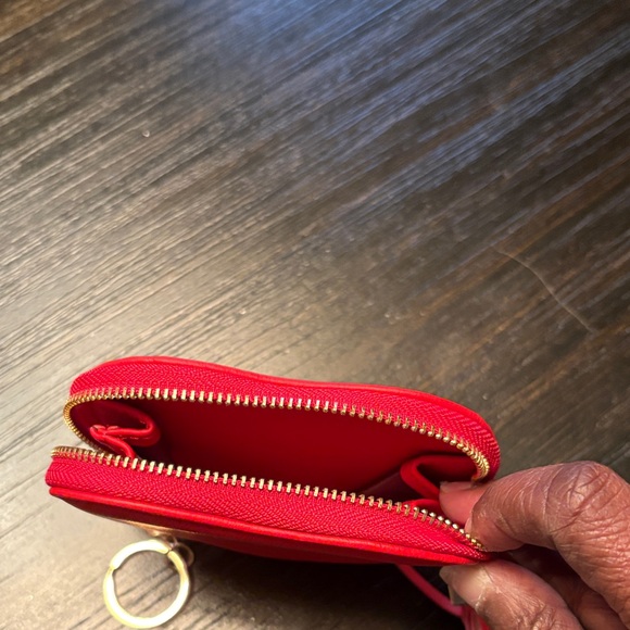 Red Heart-Shaped Keychain Wallet - Picture 2 of 3